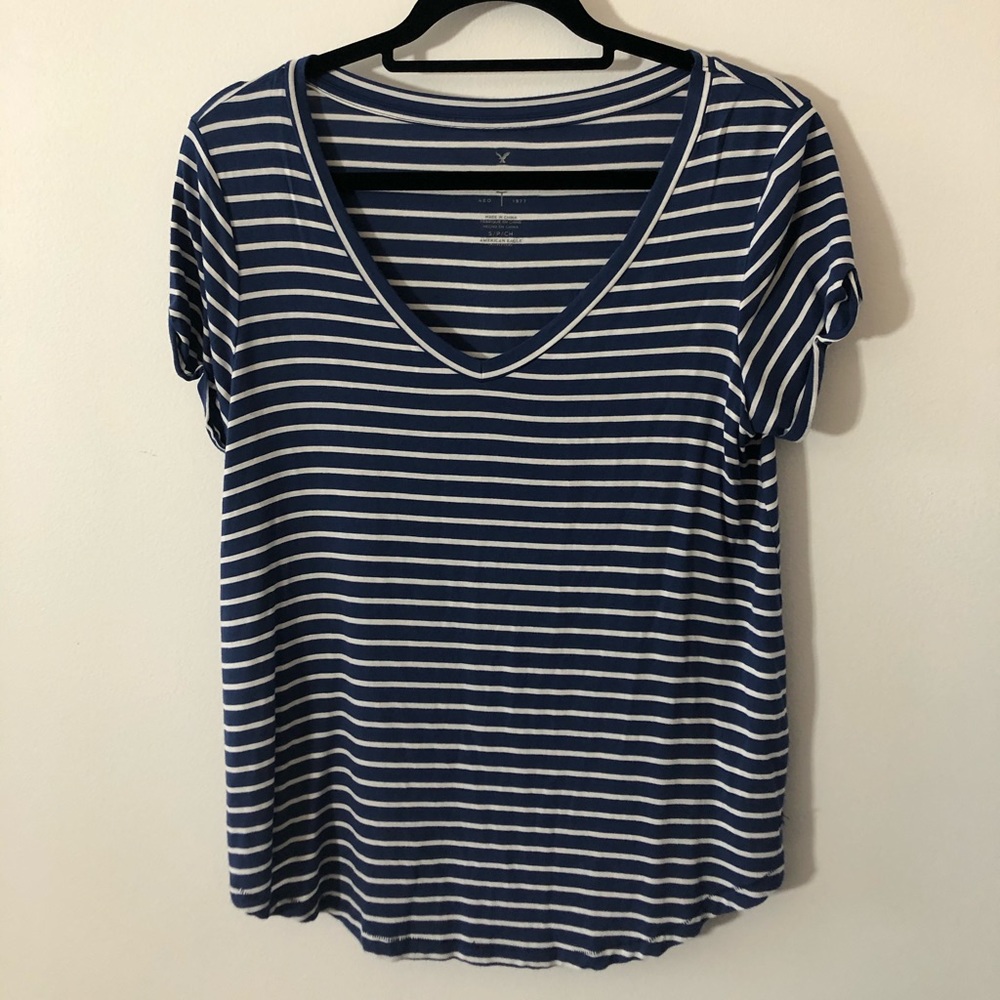 american eagle blue and white soft and sexy tee